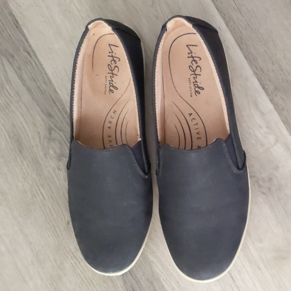 Lifestride Black Loafers 6 - Picture 2 of 5